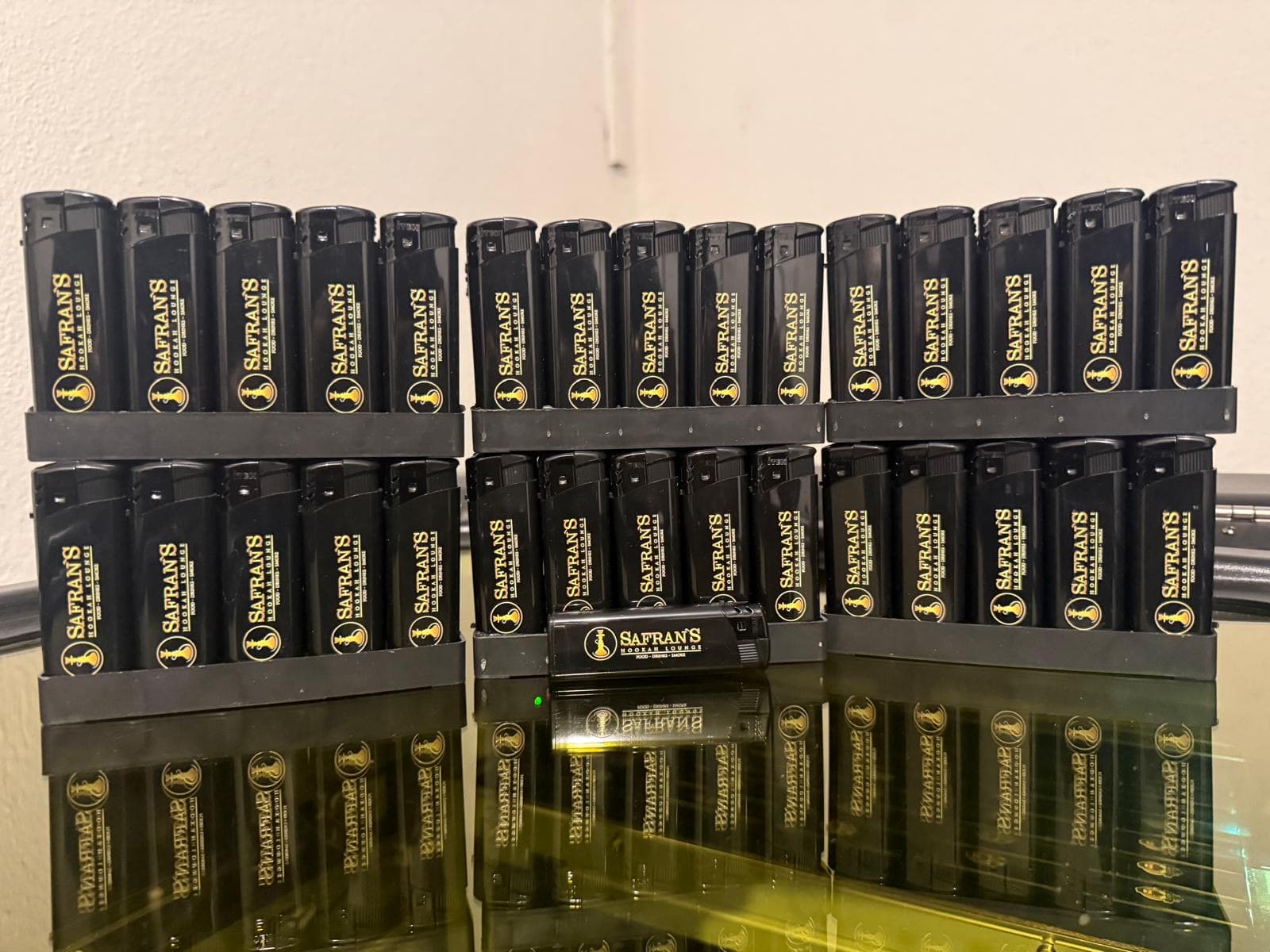 Werbeartikel von Luxprint: Feuerzeuge, USB-Sticks, Schirme, Meterstäbe